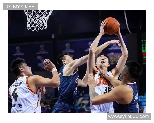 九台农商队迎战广东东莞队全力争胜展现篮球风采与团队精神